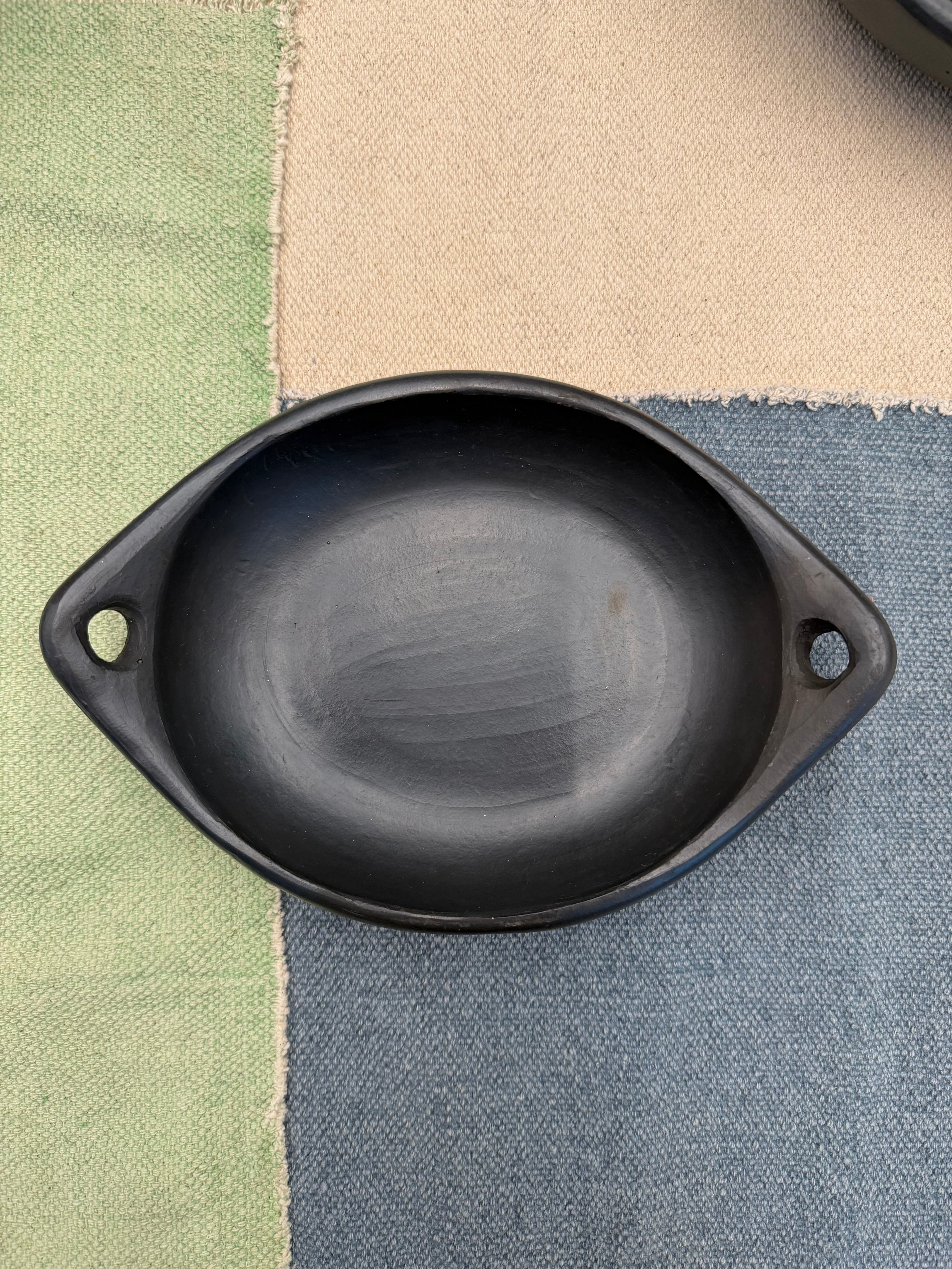 Oval serving dish