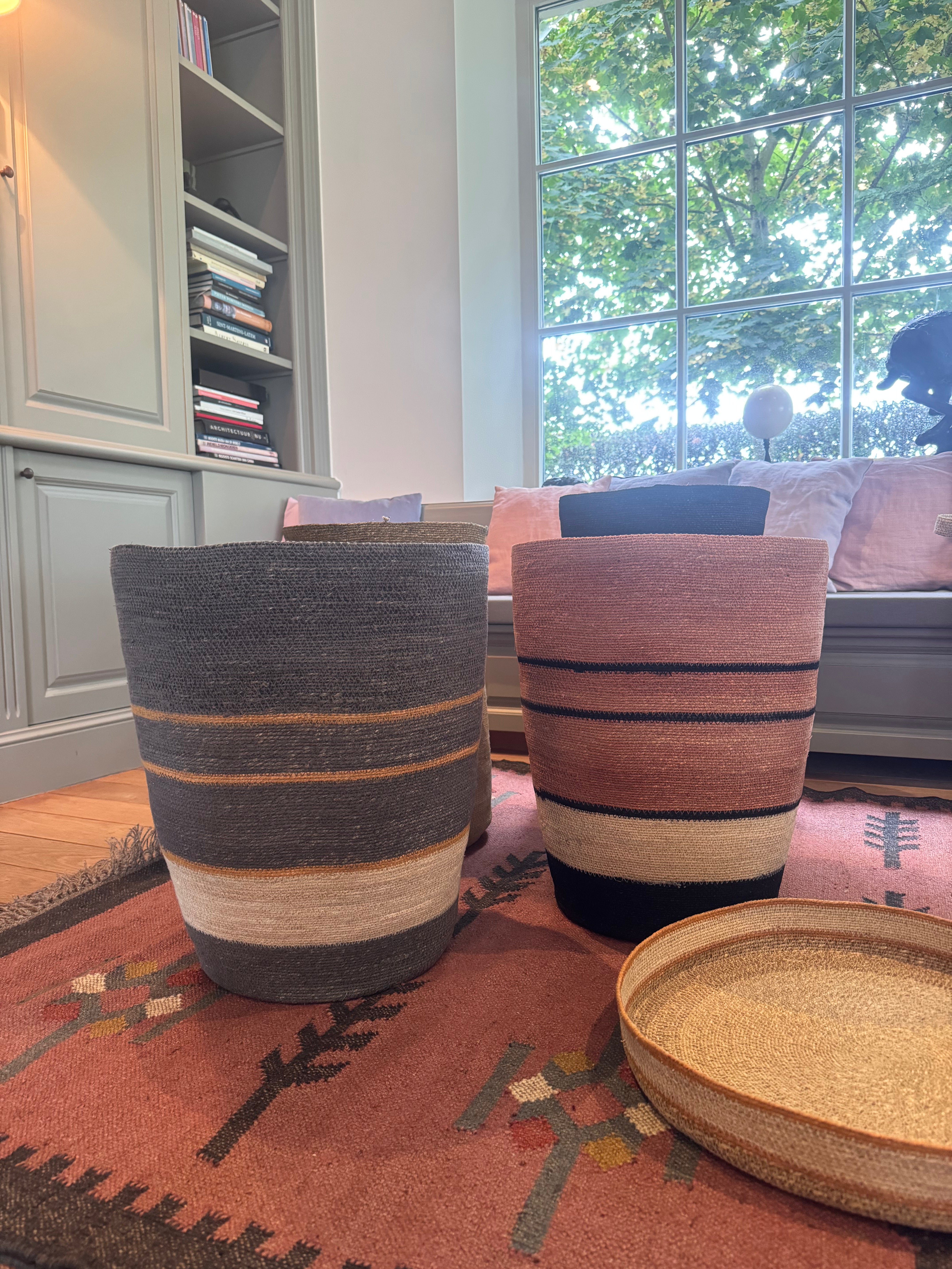 Grote mand hangemaakt Grijs