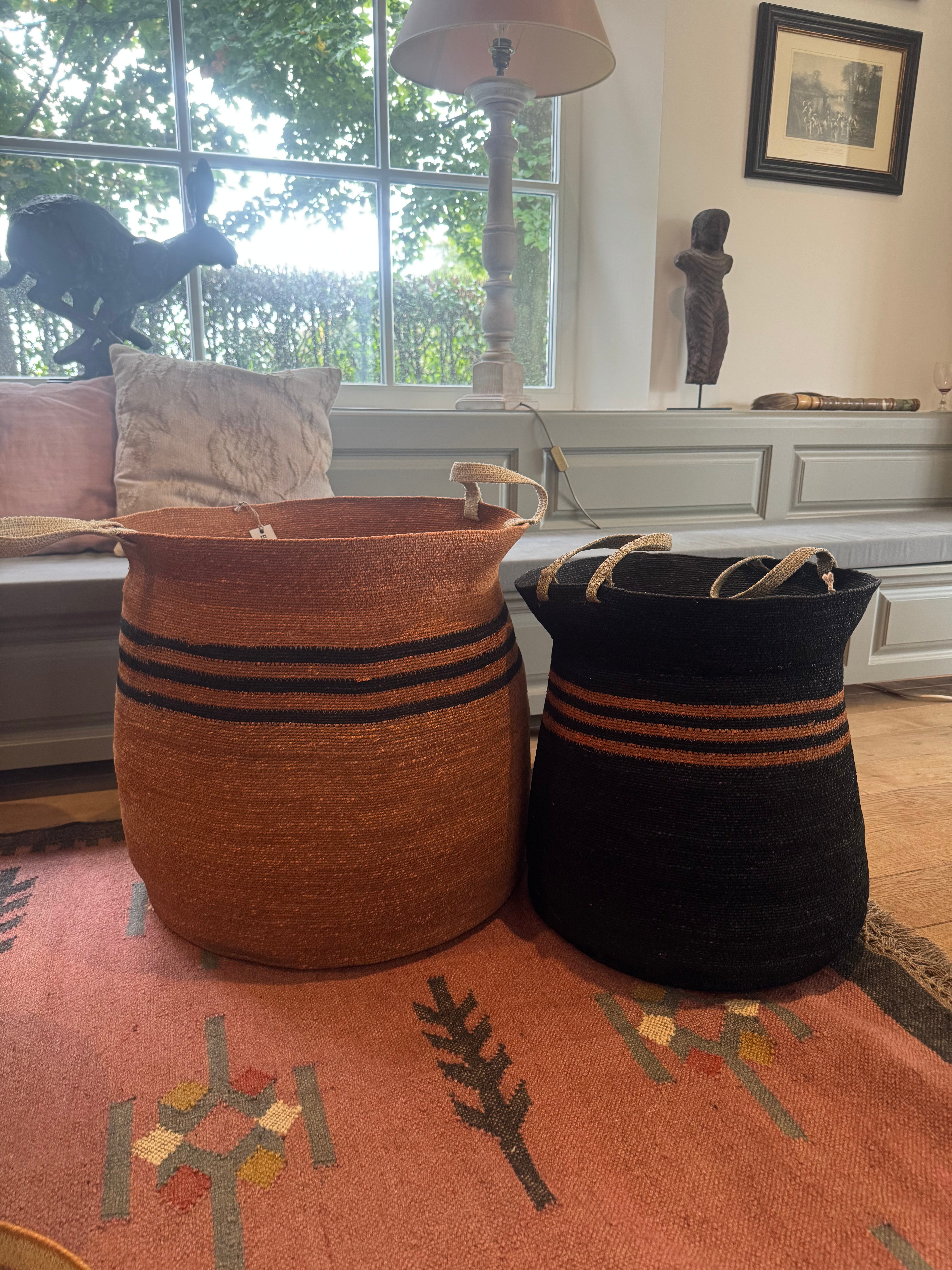 Grote handgemaakte mand zwart