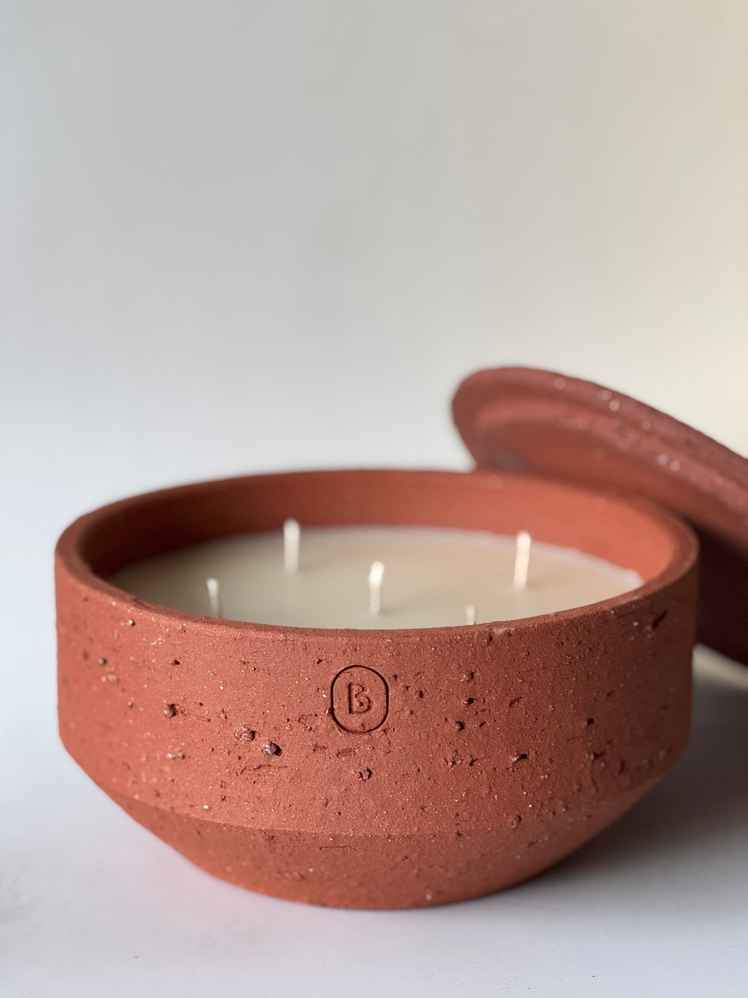 Indoor scented candle with lid Terra